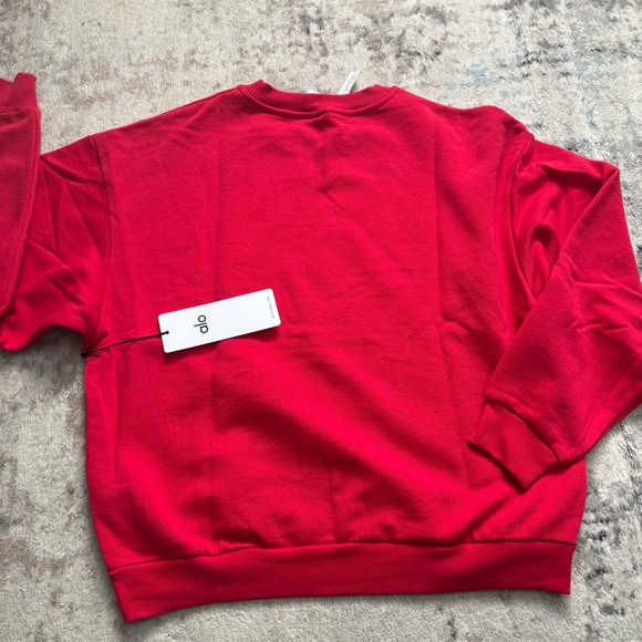 NWT ALO YOGA Accolade Crewneck Pullover Bold Red - Picture 4 of 6